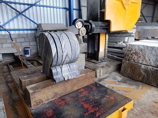 เครื่องเจาะสายเพชร CNC พร้อมความแม่นยําในการตัดสูงและเชื่อมต่อสี่สปินด์สําหรับการตัดหิน