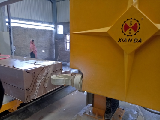 โต๊ะ 360 ° Rotating Diamond Wire Saw Machine สําหรับการตัดหินแม่นยํา