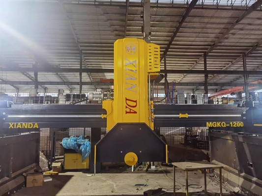 เครื่องตัดบล็อกกลางสี่คอลัมน์ความแม่นยํา 57/67kw แอคไฟฟ้า