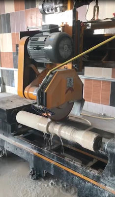 เครื่องตัดบัลลัสเตอร์ CNC 2 PC มีโครงสร้างเรียบง่ายและใช้ได้