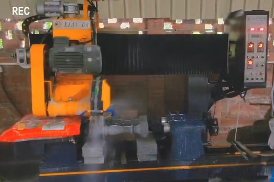 เครื่องตัดบัลลัสเตอร์ CNC ประสิทธิภาพสูง 2 PC สําหรับคิงโพสต์