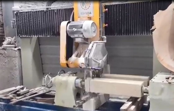 PLC / CNC โครงสร้างเรียบง่าย สอง PC Baluster เครื่องตัดคอลัมน์