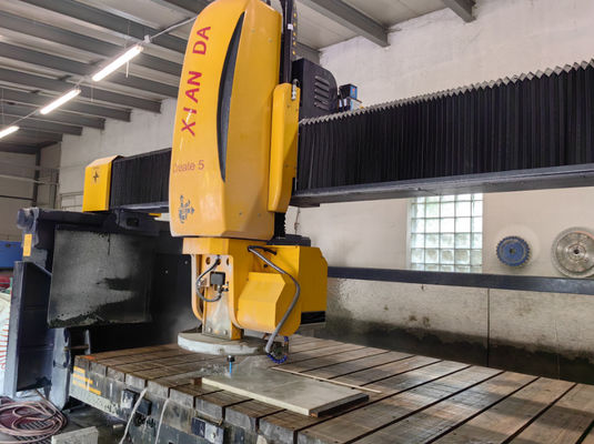 เครื่องตัดสายพานอัตโนมัติ 5 แกน สําหรับการตัดโปรไฟลแกรนิต