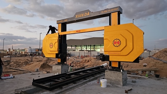 เครื่อง CNC ที่มีเครื่องยนต์หลัก 11kw 4 แกน รับรอง CE สําหรับการแปรรูปที่รวดเร็วและแม่นยํา