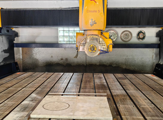 Xianda 5 Axis Bridge Saw Cutting Machine สําหรับการทําโปรไฟล์