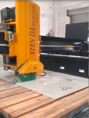 การใช้น้ํา 3m3/h Xianda เครื่องตัดหินสําหรับการตัดแม่นยํา