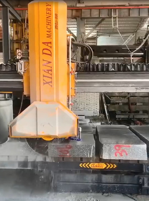 การใช้น้ํา 3m3/h Xianda เครื่องตัดหินสําหรับการตัดแม่นยํา