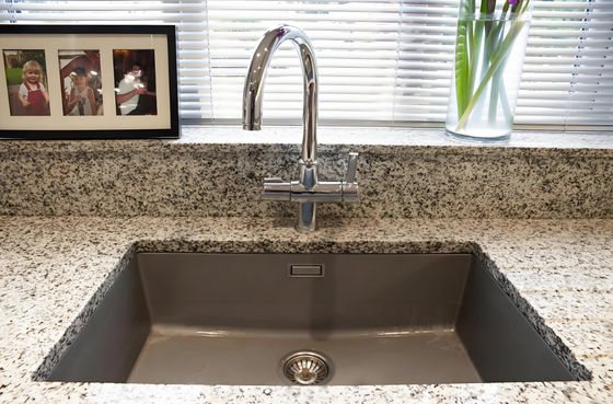 ระบบอิตาลี 5 แกน CNC Bridge Saw Milling Machinery ห้องครัว อ่างล้างจาน โต๊ะทํางานรูปทรงพิเศษ