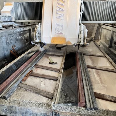 การบํารุงรักษาง่าย เครื่องตัดโปรไฟลล์หินที่มีเส้นกว้างใบ 400-700 มม