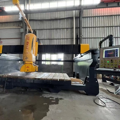 ระบบความปลอดภัย 8000กิโลกรัม CNC เครื่องตัดสะพาน 5 แกน สําหรับการผลิตที่ดีกว่า