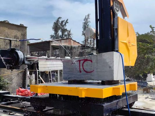 CNC เครื่องเจาะสายเพชรเพชรที่มี 4 ล้อบินสําหรับการตัดหินอุตสาหกรรม