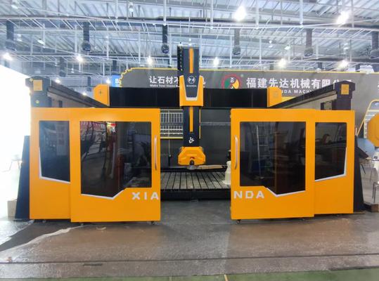 เราเตอร์ CNC 5 แกนพร้อมแกนหมุน BT40 ขนาด 20 kW การควบคุมพร้อมกัน 5 แกนที่แท้จริงและการออกแบบโต๊ะไฮบริดเพื่อการตัดหินที่แม่นยำ