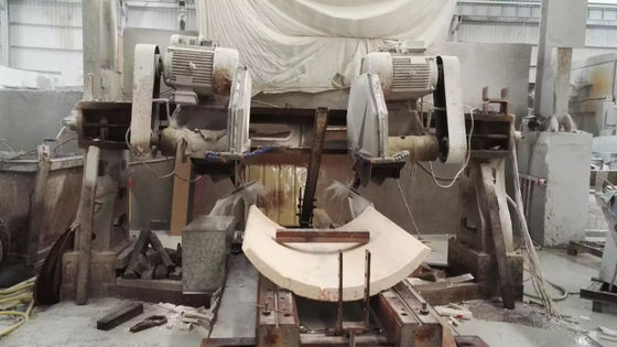 เครื่องตัดขอบหินอัตโนมัติสองใบมีดความแม่นยำสูงสำหรับการตัดแต่งแผ่นพื้นคอลัมน์