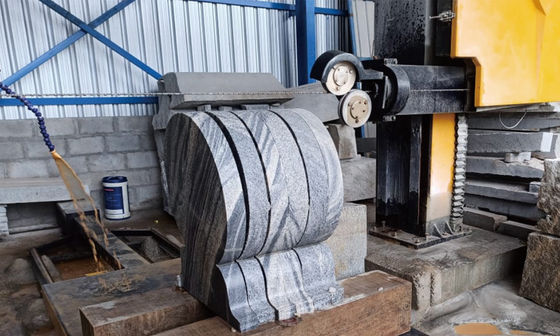 เครื่องเลื่อยลวดเพชรสำหรับตัดแต่ง (เครื่องเลื่อยลวดเพชรแบบ Tombstone)