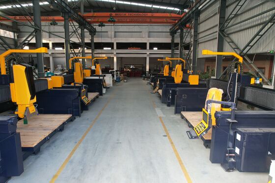 เครื่องตัดสะพานแบบอัตโนมัติ 5 แกน พร้อมระบบ DDX สําหรับการแปรรูปหินขนาด 3200×2000×180mm