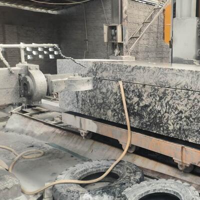 Xianda เครื่องเจาะสายเพชร CNC ใหม่ พร้อมเครื่องยนต์ มอเตอร์เกียร์ CE รับรอง 380V / 50Hz 11KW 6000kg สําหรับการตัดหิน