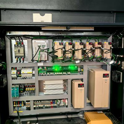 เครื่องตัดหิน CNC 5 แกน เครื่องตัดกระเบื้อง ความแม่นยำสูง 32KW ความหนาตัด 120 มม. ตลับลูกปืนเกียร์