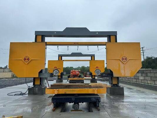 เครื่องเลื่อยสายเพชรควบคุมด้วย PLC พร้อมระบบขับเคลื่อนสกรูแบบซิงโครนัสสำหรับตัดบล็อกหินอ่อนและหินแกรนิตขนาด 3000×3000×1500 มม.