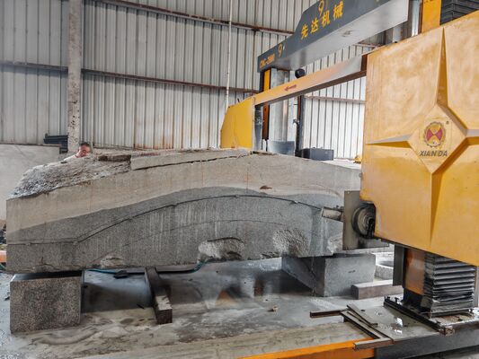 เครื่องเจาะสายเพชร CNC พร้อมความแม่นยําในการตัดสูงและเชื่อมต่อสี่สปินด์สําหรับการตัดหิน