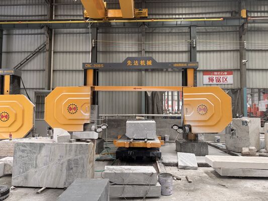 เครื่องเลื่อยสายเพชร CNC ความแม่นยำสูง XIANDA CNC-2500SA พร้อมความจุโหลด 20 ตัน และโต๊ะหมุนเซอร์โว 360 องศาสำหรับการตัดแต่งหิน
