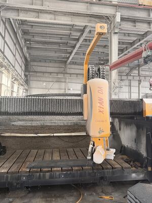 เครื่องตัดเลื่อยสะพาน CNC 5 แกน มีใบหมุน 360 ° สําหรับการแปรรูปหิน 3200x2000 มม