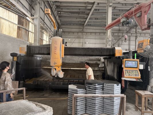 เครื่องตัดเลื่อยสะพาน CNC 5 แกน มีใบหมุน 360 ° สําหรับการแปรรูปหิน 3200x2000 มม