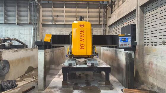 เครื่องตัดหิน CNC 3 แกน BLMM-1800 พร้อมความยาวการประมวลผลสูงสุด 3500 มม. และโครงสร้างแบบสะพาน