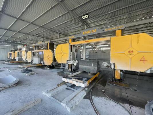 เครื่องเจาะสายเพชร CNC ด้วยหมุน 11KW และเครื่องลดความละเอียดสูงและมอเตอร์เซอร์โวสําหรับตัดหิน 2500 * 3000 * 1500 มม