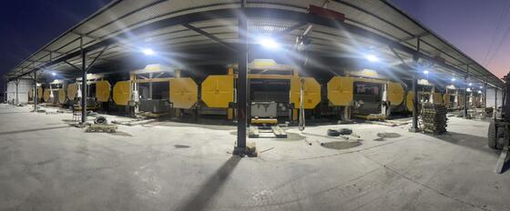 เครื่องเจาะสายเพชร CNC ด้วยหมุน 11KW และเครื่องลดความละเอียดสูงและมอเตอร์เซอร์โวสําหรับตัดหิน 2500 * 3000 * 1500 มม