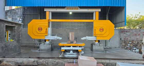 Discovery‐4 4 หมุน CNC Diamond Wire Saw, 15KW มอเตอร์แม่เหล็กถาวร, Servo โต๊ะทํางานหมุนสําหรับ Stone Arc-Slab, Column & Tombstone การตัด