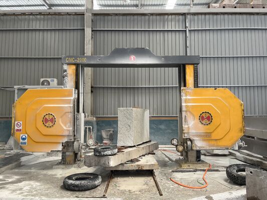 Discovery‐4 4 หมุน CNC Diamond Wire Saw, 15KW มอเตอร์แม่เหล็กถาวร, Servo โต๊ะทํางานหมุนสําหรับ Stone Arc-Slab, Column & Tombstone การตัด