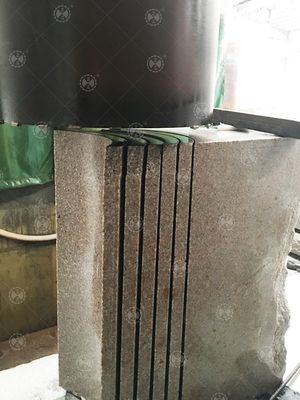 เครื่องตัดหินโครงสำหรับตั้งสิ่งของสี่กระบอกสำหรับแผ่นพื้นหินแกรนิต