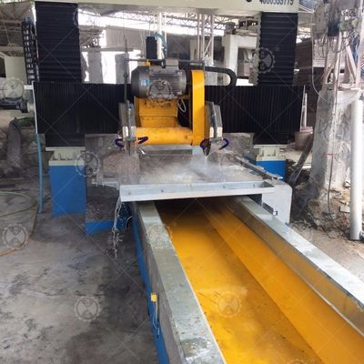 เครื่องตัดโปรไฟล์ CNC Plc ใบมีดสองใบ Gantry Type 350mm ถึง 600mm